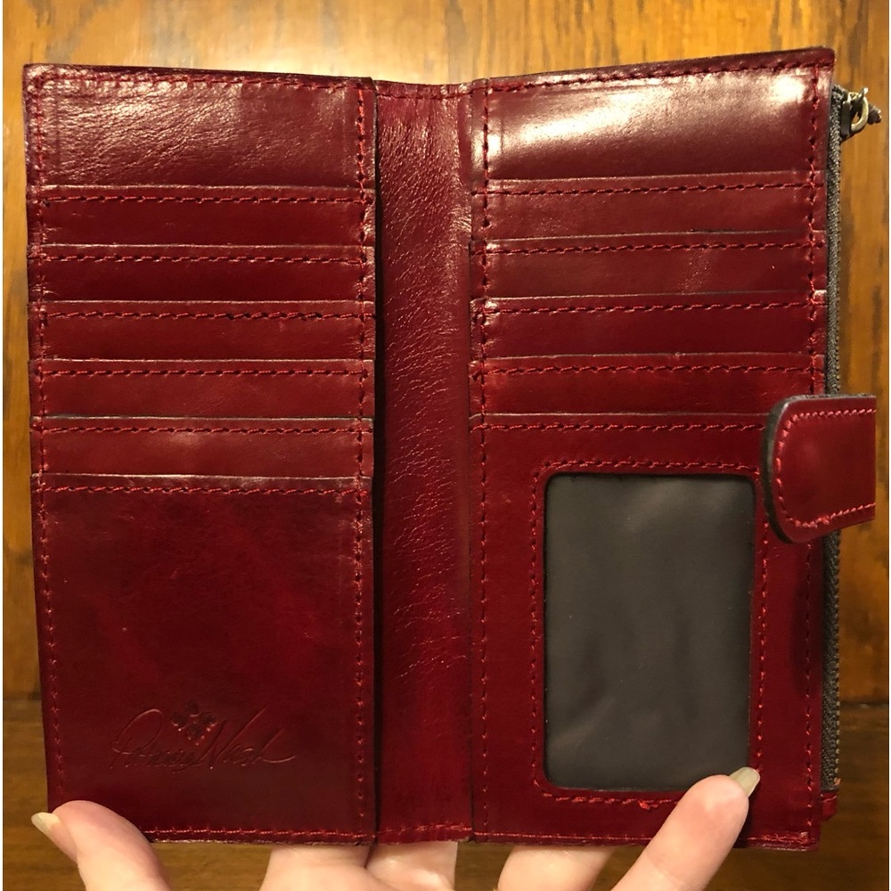 NWT-Patricia Nash-Italian Wallpaper-Nazari Bifold Wallet-Red & Gold-$89 - Picture 3 of 5